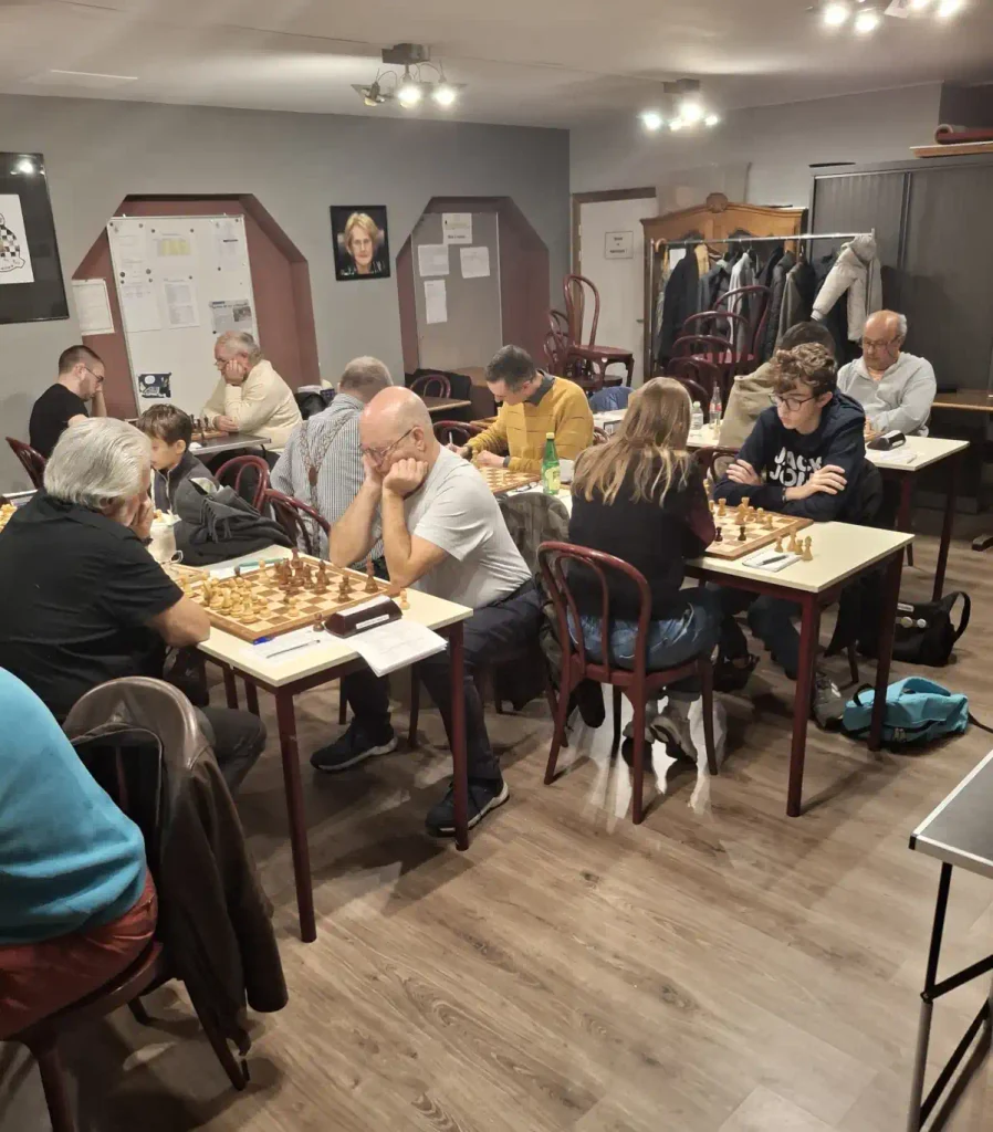 Joueurs d'échecs au Cercle Le Pion du Roi